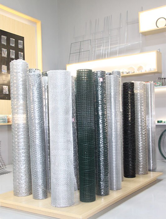 Rolled Metal Fencing Guide for Practical Fence Applications